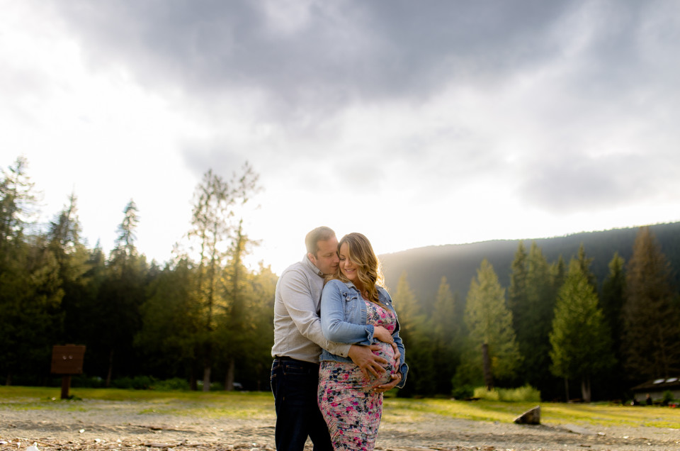 Sean & Adria – Maternity Photography at Alouette Lake in Maple Ridge